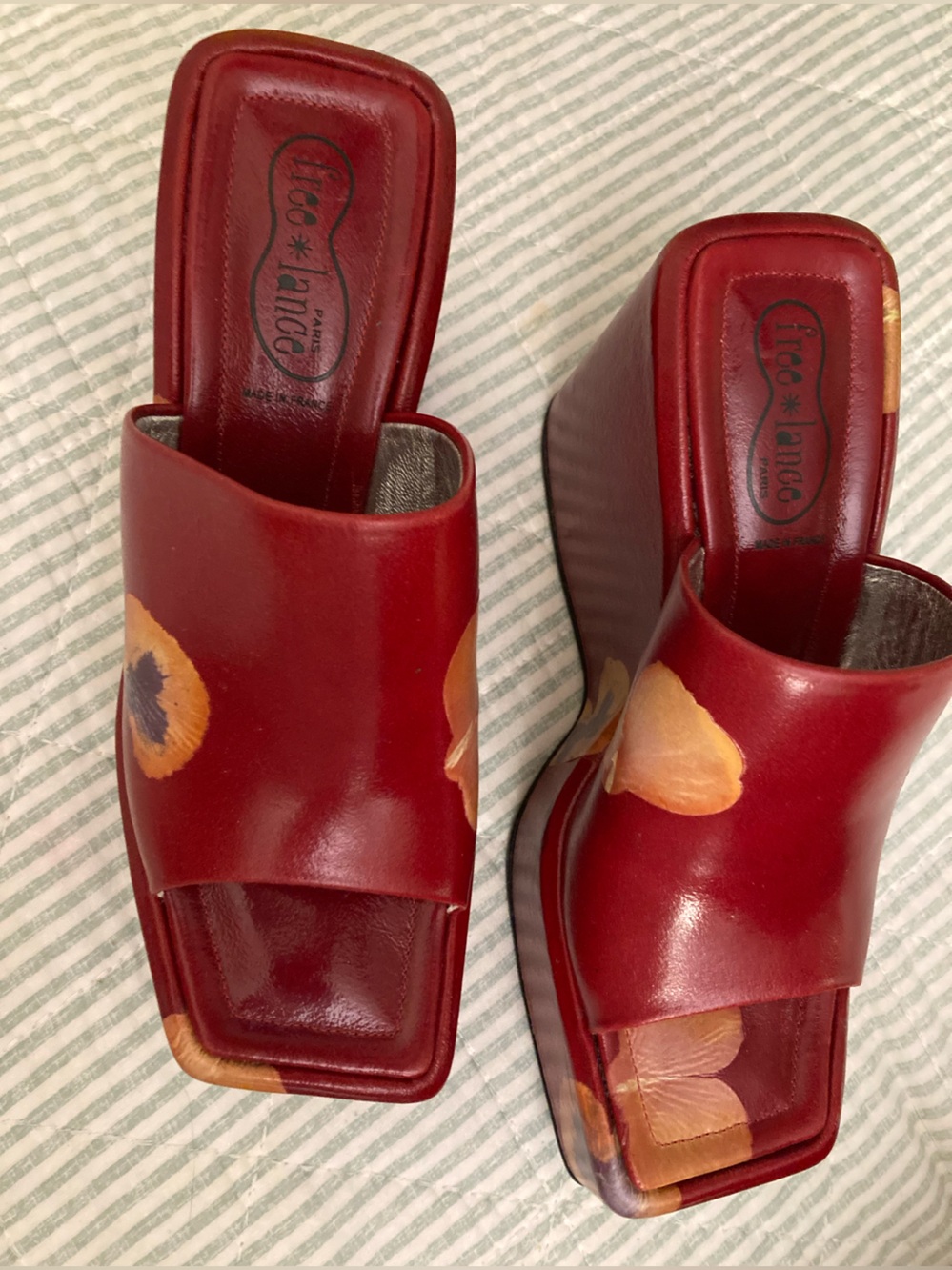 Rare Free Lance Paris Leather Wedge Mules Distinct Abstract Pattern